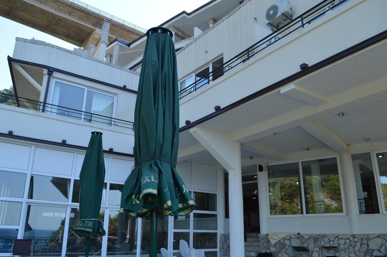 Novalic Hotel Добра-Вода Экстерьер фото